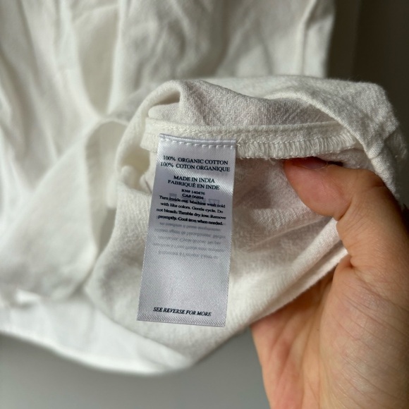 Faherty Laura Embroidered smock‎ neck Blouse Sz L New - Picture 9 of 9